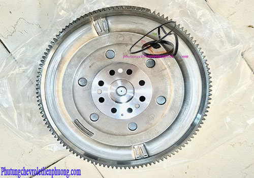 Bánh đà xe Chevrolet Colorado chính hãng Hình ảnh thực tế bánh đà xe Chevrolet Colorado chính hãng GM