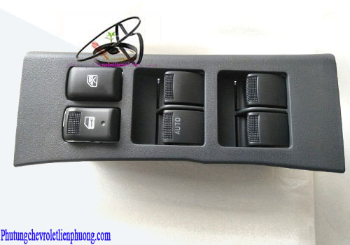 Công tắc nâng hạ kính tổng Chevrolet Colorado Công tắc nâng hạ kính tổng Chevrolet Colorado chính hãng