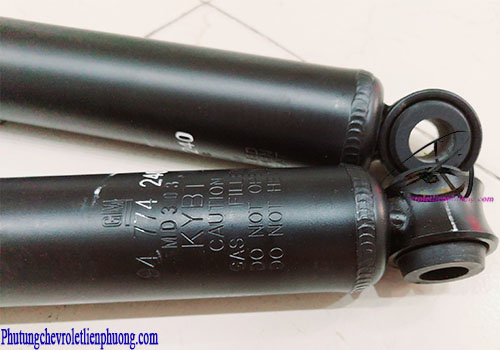 Giảm xóc sau xe Colorado Mã số chính hãng được khắc chữ nổi trên thân giảm xóc sau Colorado