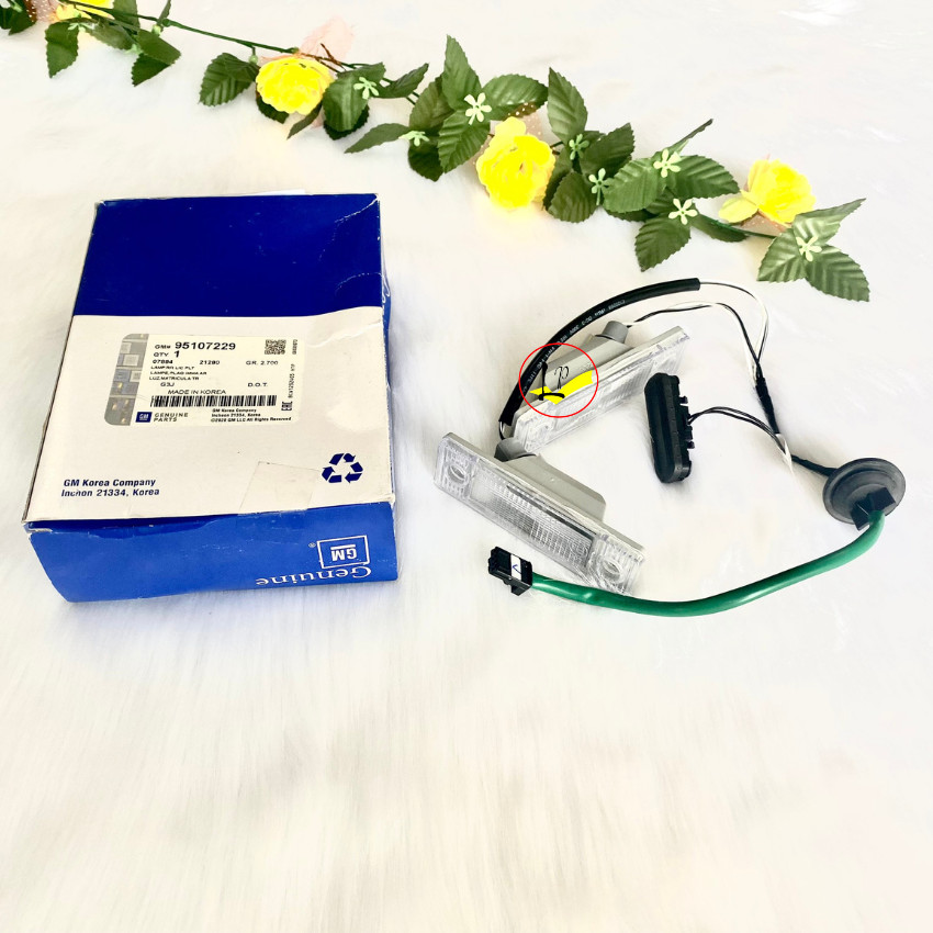 đèn soi biển số cruze đèn soi biển số cruze