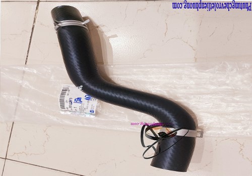 Ống tản nhiệt xe Chevrolet Spark M300 Cần thay thế ống tản nhiệt mới khi nó bị co xẹp