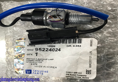 Công tắc đèn lùi xe Matiz Spark Tem mác và mã số chính hãng công tắc đèn lùi xe Matiz Spark