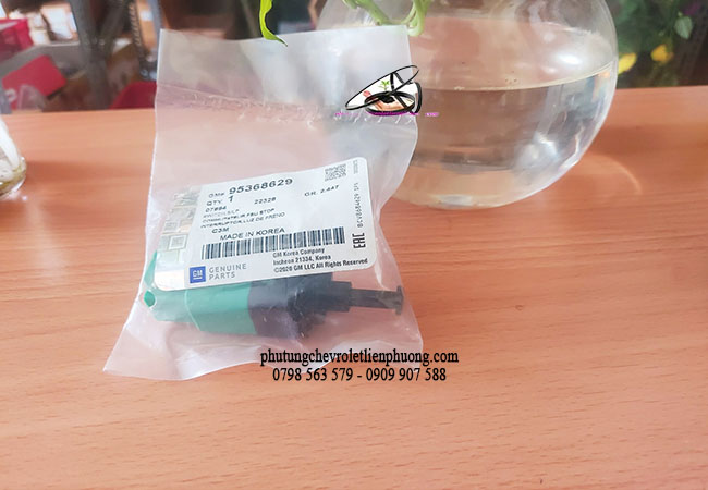 cảm biến chân phanh matiz 3 cảm biến chân phanh matiz 3