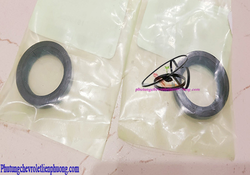 Phớt đầu trục cơ xe Cruze 1.6 Hình ảnh thực tế phớt đầu trục cơ xe Chevrolet Cruze 1.6