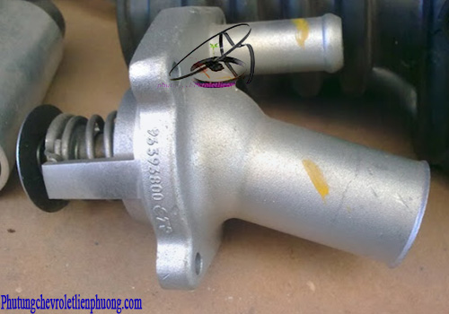 Van hằng nhiệt xe Daewoo Magnus 2.5 Van hằng nhiệt xe Magnus 2.5 có vai trò quang trọng trong hệ thống động cơ