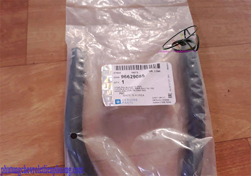 Ống nước trên nhỏ từ két nước đến bình xe Chevrolet Captiva Ống nước trên nhỏ GM chính hãng xe Chevrolet Captiva