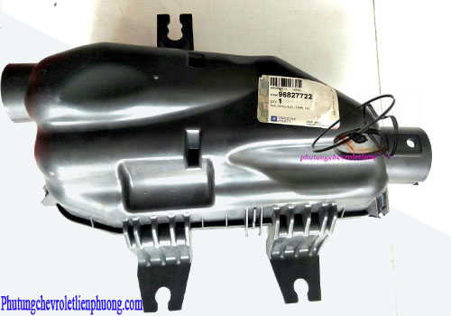 Nắp dưới hộp lọc gió động cơ Chevrolet Spark M300 Tem mác và mã số chính hãng của nắp dưới hộp lọc gió động cơ Spark M300