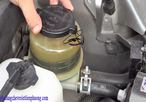 Bình dầu trợ lực lái xe Chevrolet Captiva  Mức dầu trên bình dầu trợ lực lái