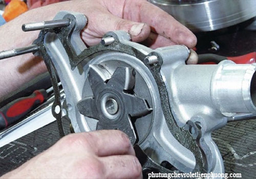 bơm nước xe ô tô bơm nước xe ô tô