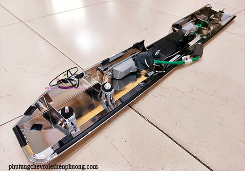 nẹp si trang trí sau cốp xe captiva nẹp si trang trí sau cốp xe captiva