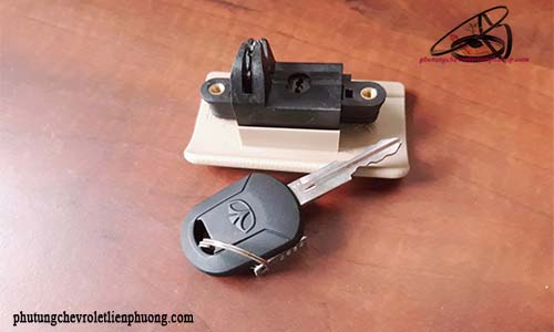 ổ khóa cốp phụ xe captiva ổ khóa cốp phụ xe captiva