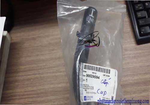 Ống cấp nước vào cục nóng xe Chevrolet Captiva Ống cấp nước vào cục nóng xe Chevrolet Captiva