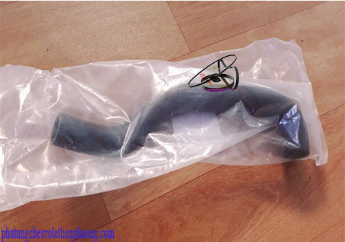 Ống nước từ chia nước đến van hằng nhiệt xe Chevrolet Captiva Ống nước từ chia nước đến van hằng nhiệt xe Chevrolet Captiva