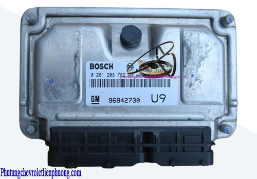 Phanh ABS ô tô có cấu tạo như thế nào? Hộp điều khiển ECU nơi tiếp nhận và xử lý thông tin hệ thống phanh ABS ô tô