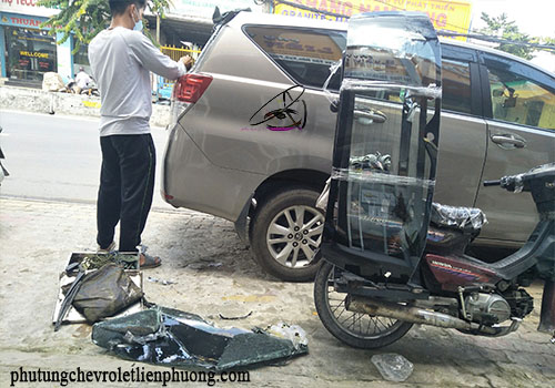 kính chắn gió ô tô innova kính chắn gió ô tô innova