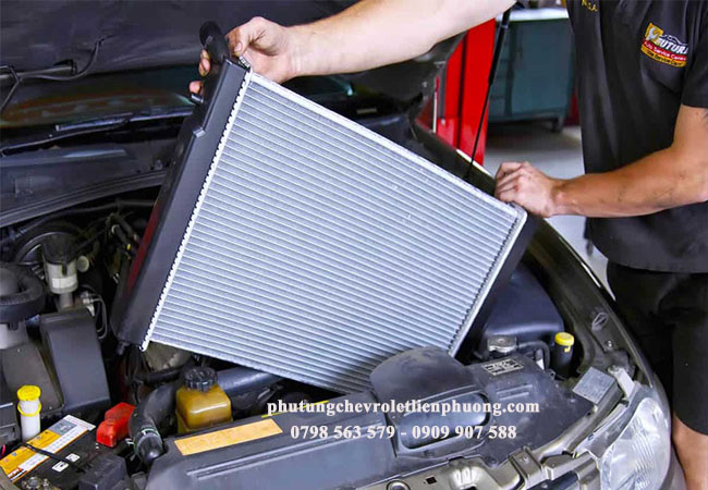 két nước là bộ phận làm mát quan trọng trên xe chevrolet két nước là bộ phận làm mát quan trọng trên xe chevrolet