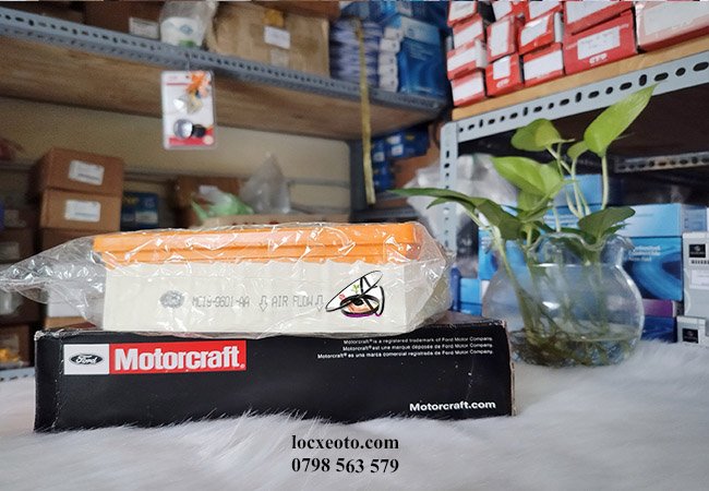 lọc gió động cơ xe ford transit cần thay ngay nếu di chuyển xe nhiều lọc gió động cơ xe ford transit cần thay ngay nếu di chuyển xe nhiều