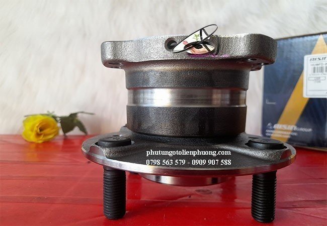 Moay ơ sau xe ecosport Moay ơ sau xe ecosport