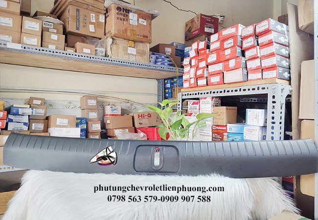 ốp sau cốp xe colorado chất lượng cao, bền bỉ ốp sau cốp xe colorado chất lượng cao, bền bỉ