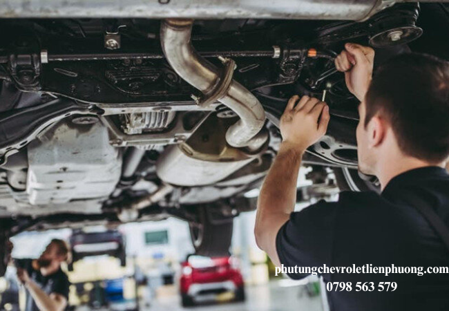 Thực hiện kiểm tra từng bộ phận ô tô theo danh sách đã lập Thực hiện kiểm tra từng bộ phận ô tô theo danh sách đã lập