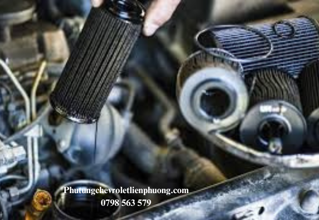 Thay lọc dầu định kì sau 5.000 - 10.000 km hoặc 6 tháng Thay lọc dầu định kì sau 5.000 - 10.000 km hoặc 6 tháng