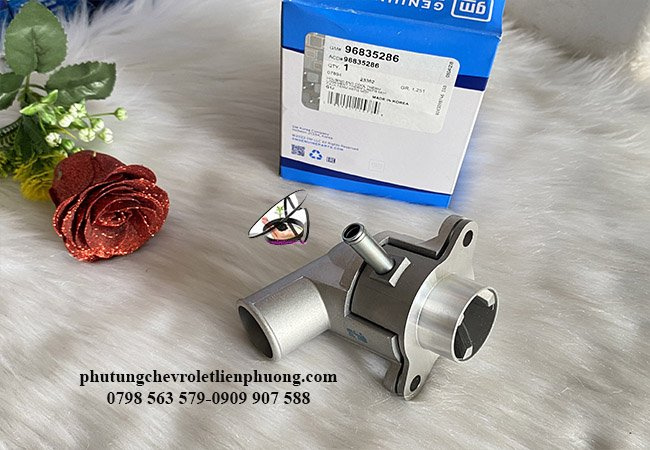 Van hằng nhiệt Cruze điều tiết dòng chảy của dung dịch làm mát giữa động cơ và két nước Van hằng nhiệt Cruze điều tiết dòng chảy của dung dịch làm mát giữa động cơ và két nước