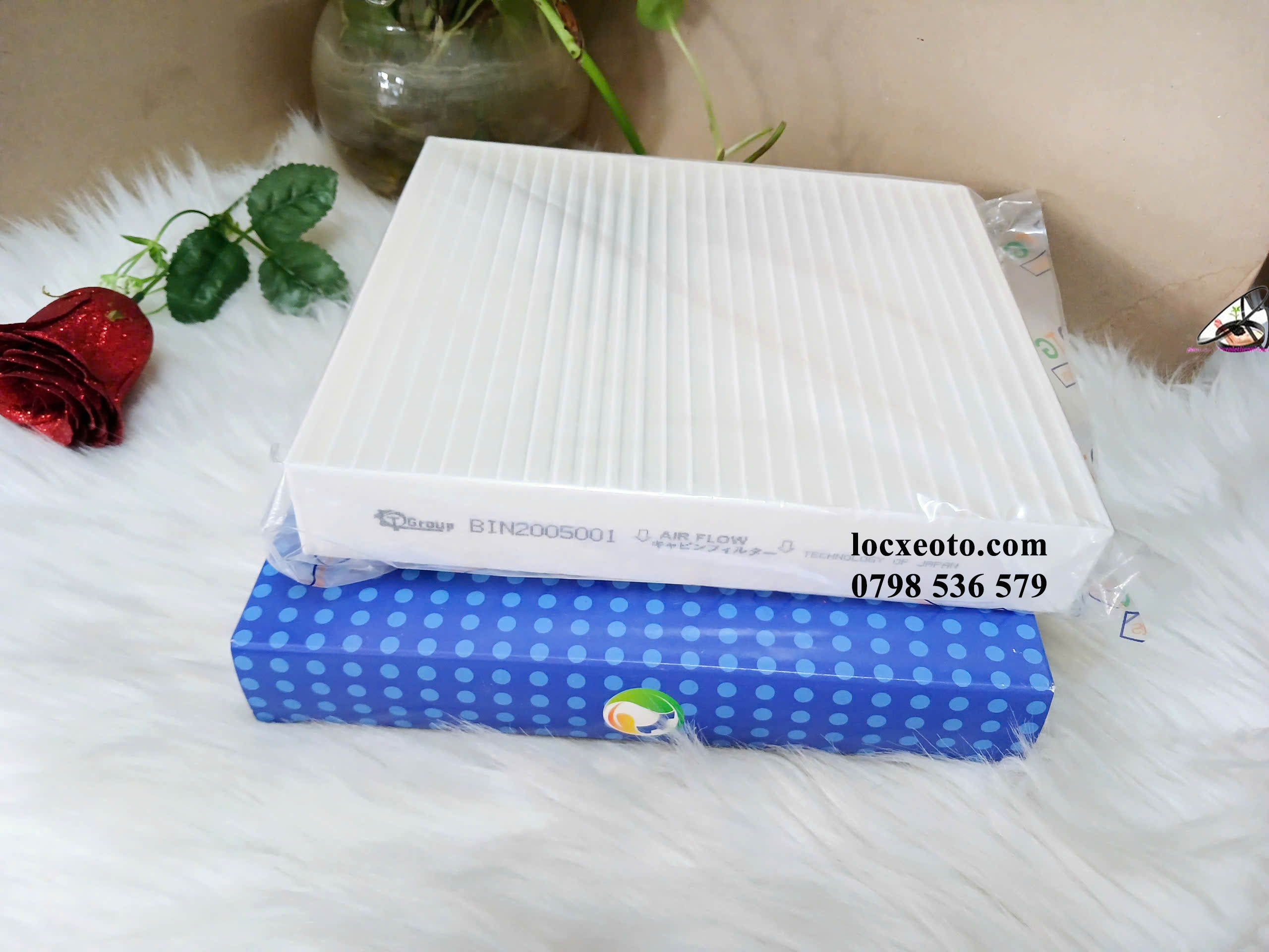 Thay lọc gió điều hoà xe Vinfast VF5 định kỳ tăng hiệu suất làm mát của điều hoà Thay lọc gió điều hoà xe Vinfast VF5 định kỳ tăng hiệu suất làm mát của điều hoà