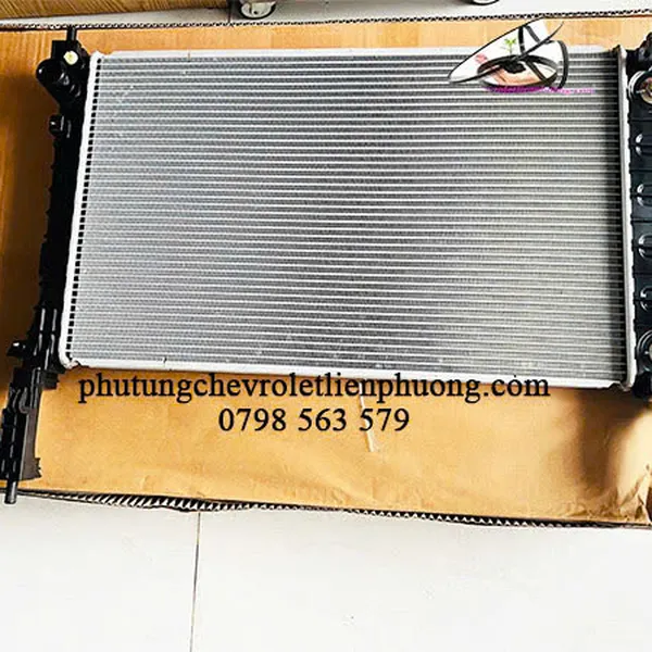Mua ngay Két nước chevrolet trax chính hãng GM mã 95298556
