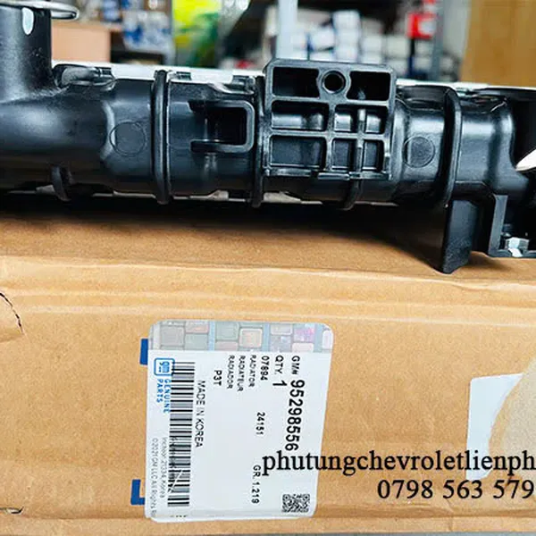 Mua ngay Két nước chevrolet trax chính hãng GM mã 95298556