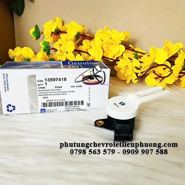 Cảm biến vị trí chân côn xe Chevrolet Cruze hàng chất lượng Mã 13597418