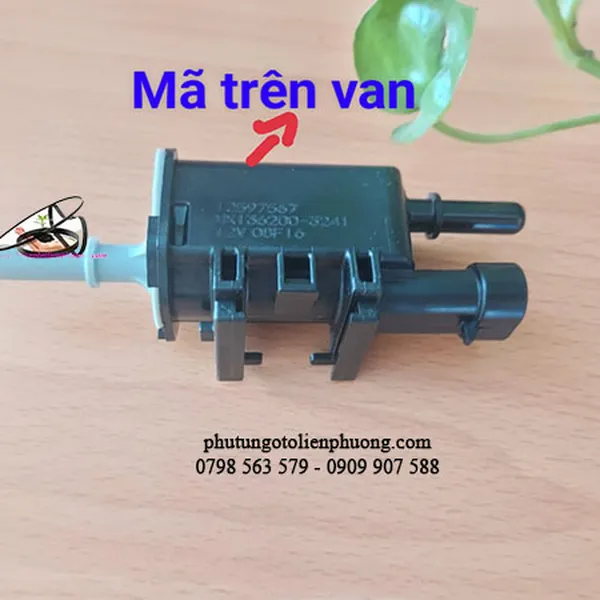 Van chân không xe spark m300