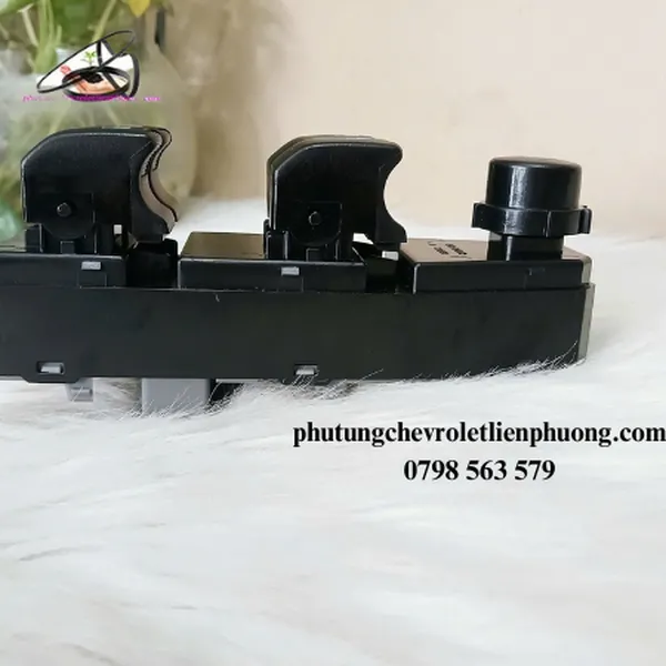 Cụm công tắc lên xuống kính tổng Chevrolet Spark M300 Matiz 4 không lock chính hãng 96942497