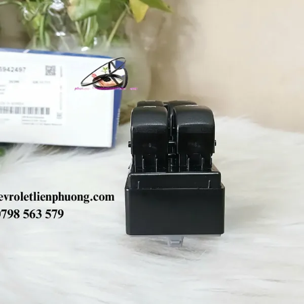 Cụm công tắc lên xuống kính tổng Chevrolet Spark M300 Matiz 4 không lock chính hãng 96942497