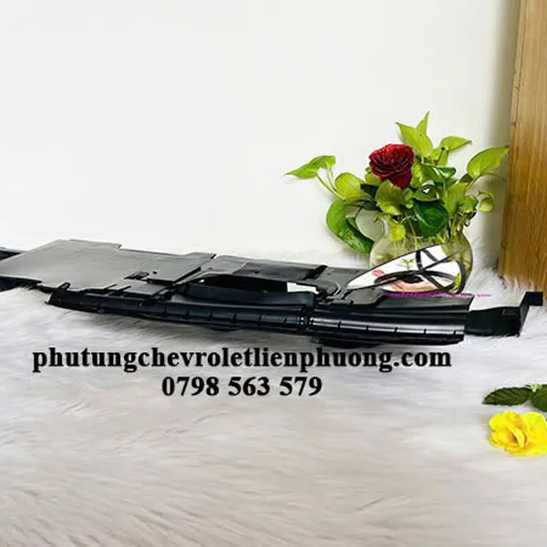 Ốp mặt ca lăng Chevrolet Cruze, Daewoo Lacetti hàng chuẩn GM chất lượng mã 95925418