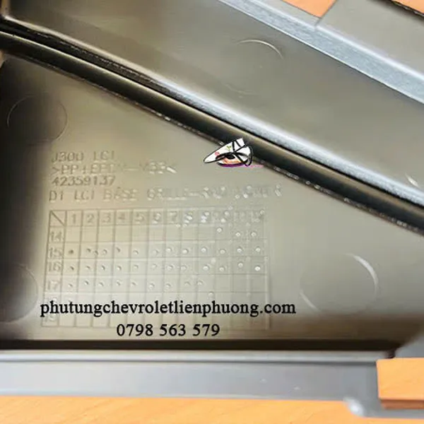 Lưới cản trước Chevrolet Cruze chính hãng đời trên 2015 mã 42359137