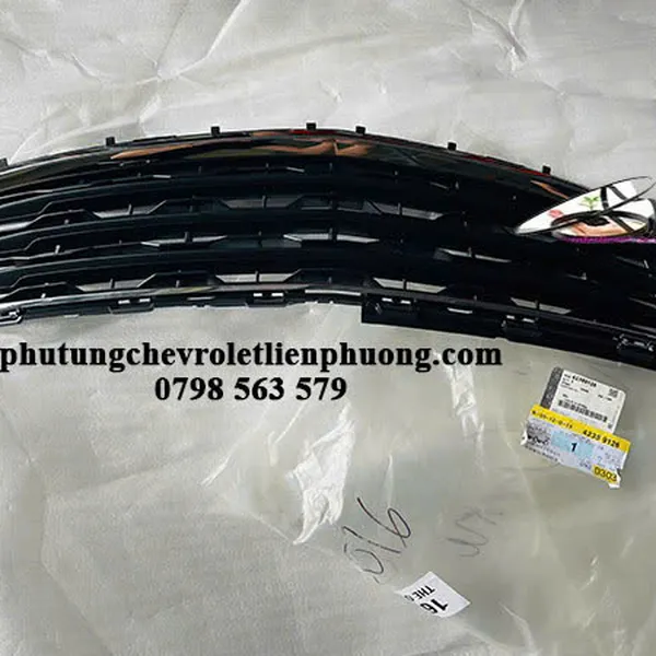 Mặt ca lăng dưới xe cruze 2015 chính hãng mã 42359126