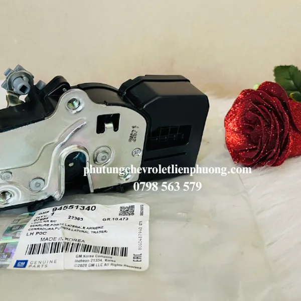 Cơ cấu khoá cửa sau trái Captiva C100 , C140 chính hãng 94551340
