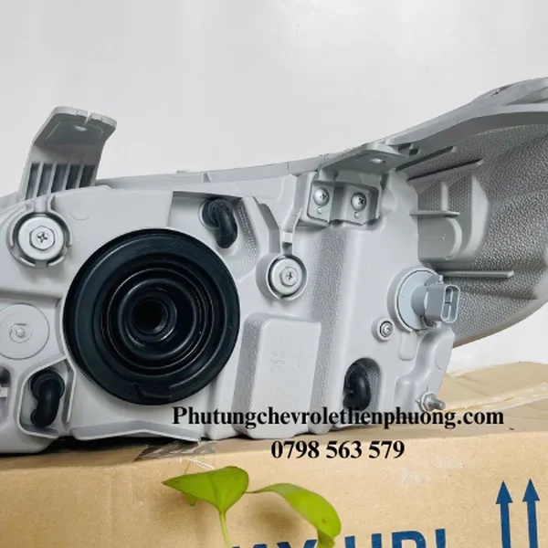 Đèn pha phải Chevrolet Aveo đời mới chính hãng chất lượng 96650751