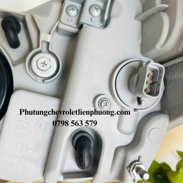 Đèn pha phải Chevrolet Aveo đời mới chính hãng chất lượng 96650751