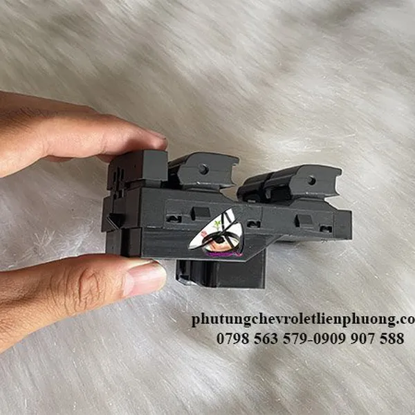 Công tắc lên xuống kính tổng giắc to chevrolet cruze, laceti cdx mã 20917577 chính hãng gm