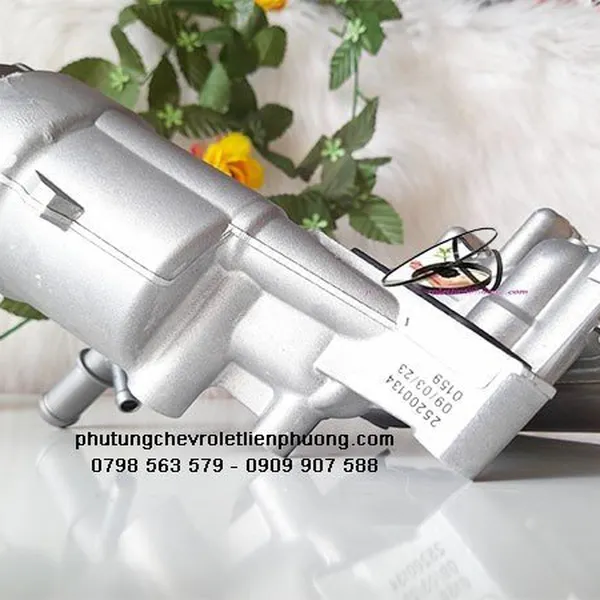 Bộ làm mát dầu máy xe trax chính hãng, mã 25200134