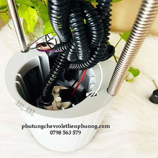 Bơm nhiên liệu xe captiva máy dầu chính hãng chất lượng 42345250 tuổi thọ cao