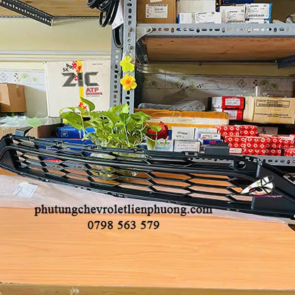 Lưới cản trước Chevrolet Cruze chính hãng đời trên 2015 mã 42359137