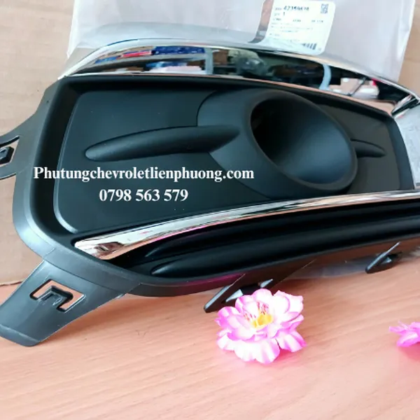 Ốp đèn gầm mạ crom không lỗ đèn Chevrolet Cruze 2015- 2016 chính hãng mã 42359638
