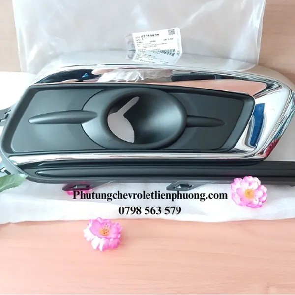 Ốp đèn gầm mạ crom không lỗ đèn Chevrolet Cruze 2015- 2016 chính hãng mã 42359638