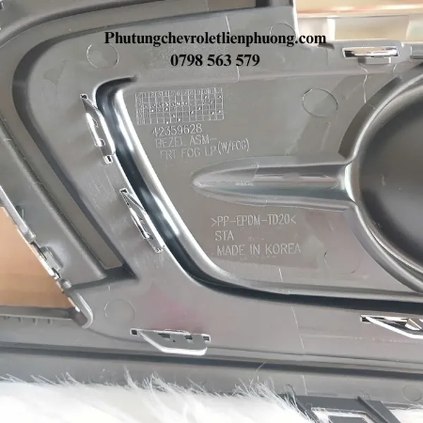 Ốp đèn gầm mạ crom không lỗ đèn Chevrolet Cruze 2015- 2016 chính hãng mã 42359638