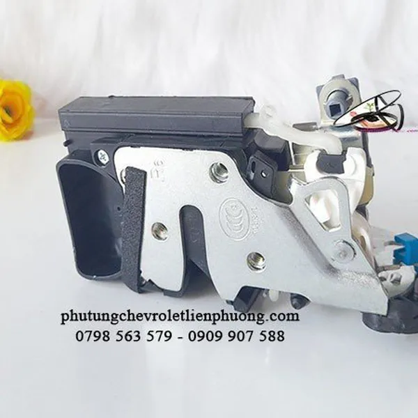 Cơ cấu khóa cửa sau phải xe gentra aveo, xuất xứ chính hãng chevrolet