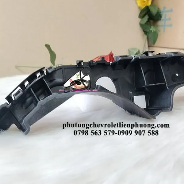 Bát cản trước trái phải chevrolet captiva đời 2012 - 2018 chính hãng mã 42485665