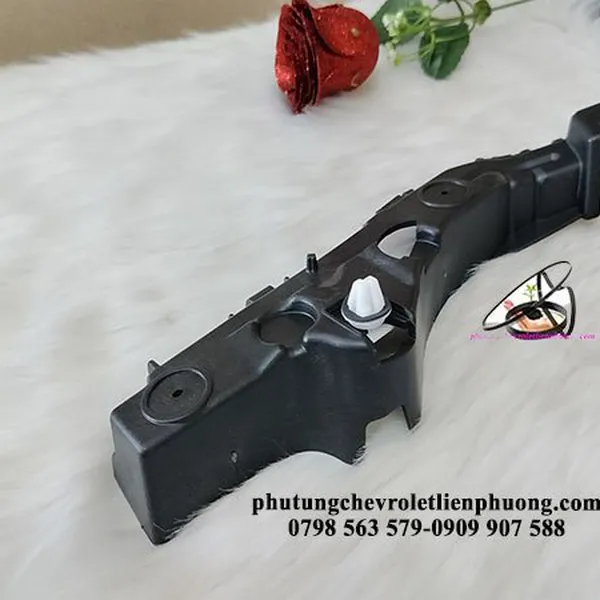 Bát cản trước trái phải chevrolet captiva đời 2012 - 2018 chính hãng mã 42485665