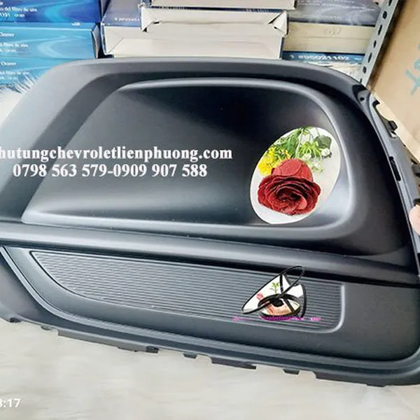Ốp đèn gầm đen trái chevrolet trax chính hãng gm mã 42532984